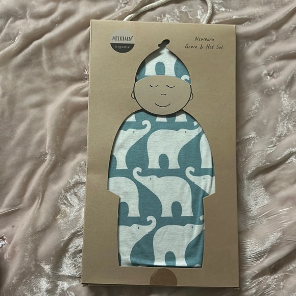 Milkbarn Other - Milk barn organic newborn gown & hat set.